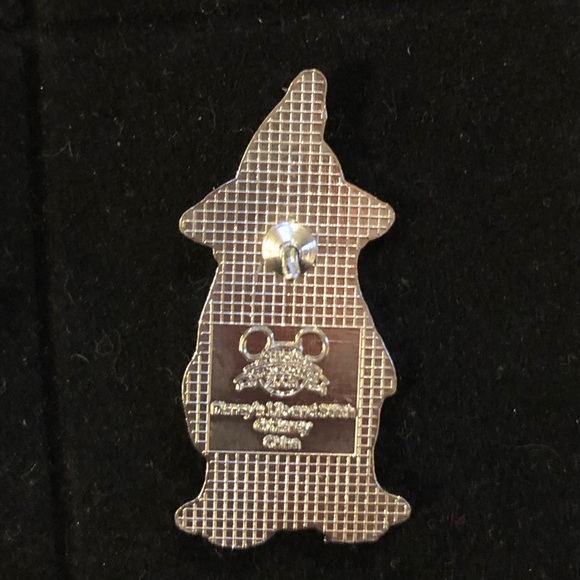 Disney Halloween Lilo Pin - Picture 2 of 2